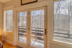 Interior - 5 Bedroom/5 Bathroom Single Family Home at Coolidge Falls. Concierge Services Available (Lincoln)