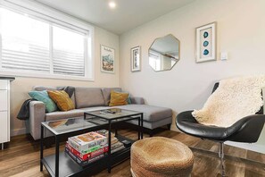 TV, offices - Alpine Garden Getaway (Steamboat Springs)