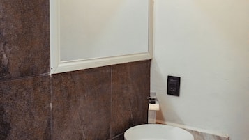 Standard Room | Bathroom | Shower, towels, soap, shampoo