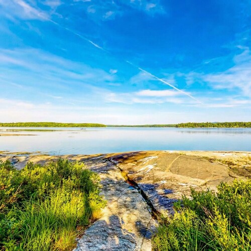 Downeast Waterfront Getaway with Bay Views
