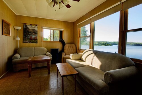 Upper Rideau Resorts Waterfront cabin#5
