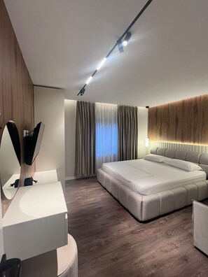 5 dormitorios, tabla de planchar con plancha, wifi y ropa de cama