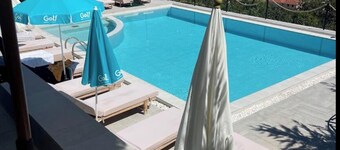 Spacious 5-bedroom cottage in peaceful Memlisht perfect for families