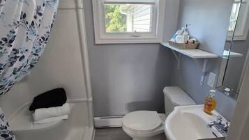 Townhouse, utsikt mot bukt | Bad