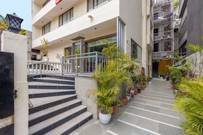 Exterior - Foxoso The BMK Hotel (New Delhi)