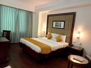 Habitación Deluxe con 1 cama doble o 2 individuales | Escritorio y wifi gratis