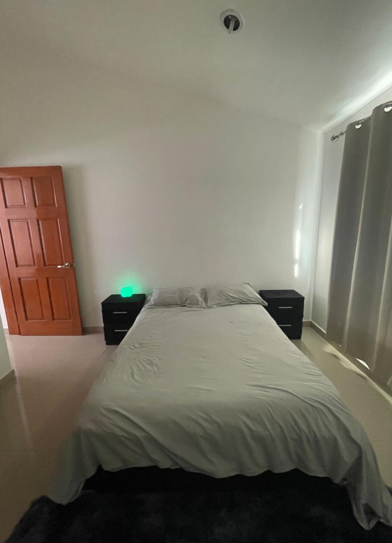 1 chambre, bureau, fer et planche à repasser, Wi-Fi gratuit