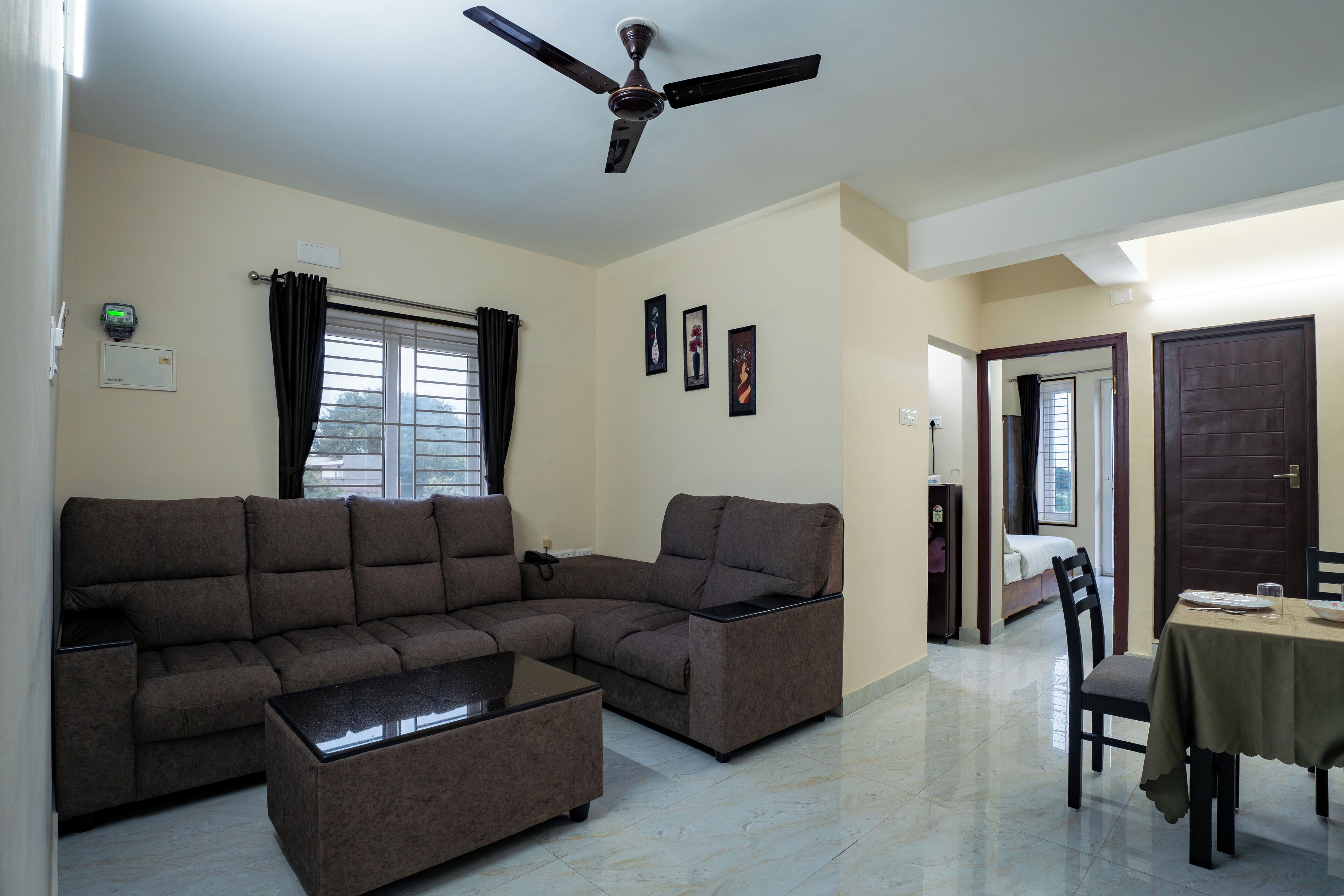 Luxury Apartment, 1 Bedroom, Lake View | Living area | Computer monitors, printers