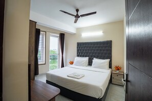 Luxury Apartment, 1 Bedroom, Lake View | In-room safe, laptop workspace, blackout drapes, soundproofing - AAFIYA LAKEVIEW APARTMENTS (Coimbatore)