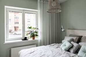 Bügeleisen/Bügelbrett, Reisekinderbett, WLAN, Bettwäsche