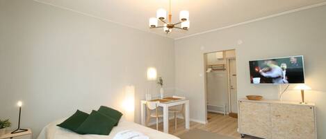 Iron/ironing board, WiFi