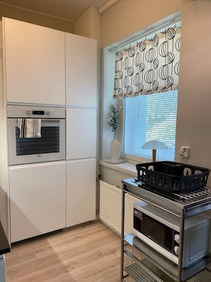 Wasserkocher mit Kaffee-/Teezubehör, Kochgeschirr/Geschirr/Besteck