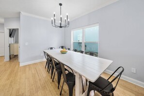 Dining - Beach Retreat - Beautiful 5-bedroom home, pool and less than 3 min. to the beach (Panama City Beach)