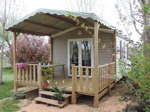 Terrace/patio - ZEcamping 3* animé  mobil-home 22m2 2 pers (Chateauroux)