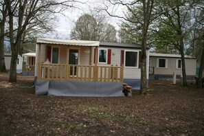 Exterior - ZEcamping 3 étoiles  dog friendly animations mobil-home TV (Chateauroux)