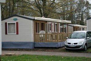 Exterior - ZEcamping 3 étoiles  dog friendly animations mobil-home TV (Chateauroux)