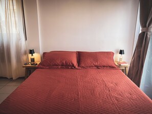 WiFi, bed sheets - Live the center of Buenos Aires, 10' from Puerto Madero, ideal for 2 in Retiro. (ABR)