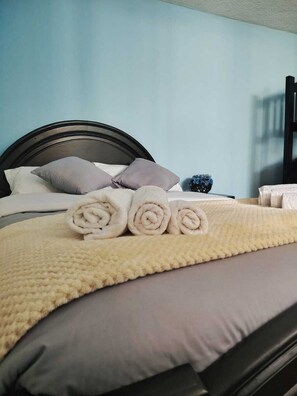 3 quartos, Wi-Fi de cortesia, roupa de cama