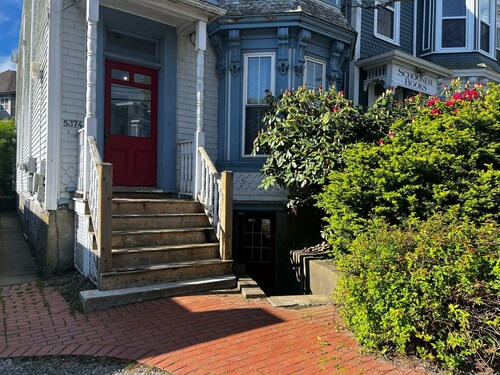 Inglis Heritage, Cozy 2-BDRM near Waterfront