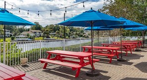 Outdoor dining - Harbour Lights - 1 Bedroom Deluxe (Myrtle Beach)