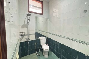 Kamar Double Standar | Kamar mandi | Shower