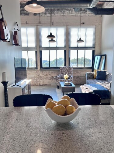 2-Bedroom Memphis Rhythm River Retreat near Downtown, Harbortown, & West Memphis