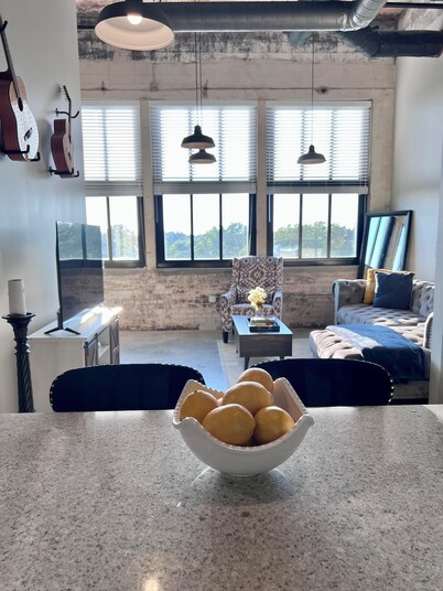 2-Bedroom Memphis Rhythm River Retreat near Downtown, Harbortown, & West Memphis