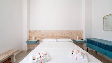 Classic House, Patio, Garden View | Iron/ironing board, free WiFi