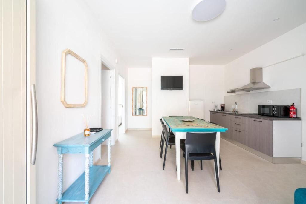 Classic House, Patio, Garden View | Private kitchen | Highchair