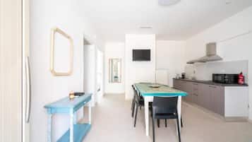 Classic House, Patio, Garden View | Private kitchen | Highchair