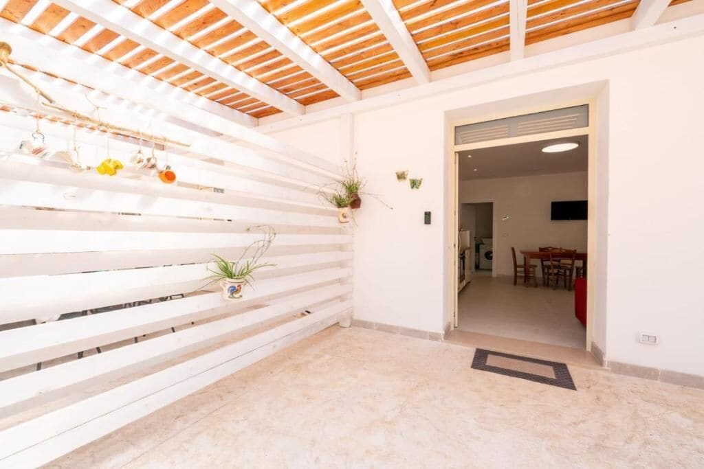 Deluxe House, Patio, Garden View | Interior