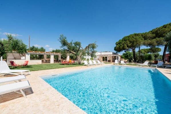 Seasonal outdoor pool