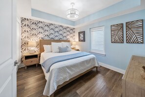 Iron/ironing board, WiFi, bed sheets - Newest 1-bedroom + bunks/2 full bath condo RIGHT BY Pier Park with sunset views (Panama City Beach)