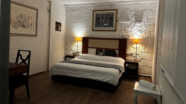 Classic Room, Pool View | Laptop workspace, WiFi (free) - Hotel de la O (Yautepec)