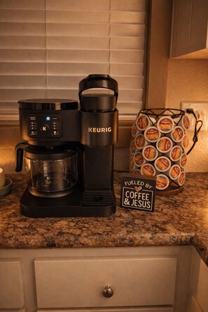 Kaffe och/eller kaffebryggare