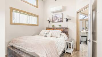 1 Schlafzimmer, Reisekinderbett, kostenloses WLAN, Bettwäsche