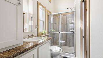 Dusche, Handtücher, Seife, Shampoo