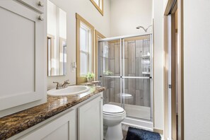 Dusche, Handtücher, Seife, Shampoo