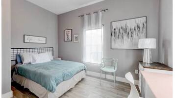 8 habitaciones, tabla de planchar con plancha, wifi y ropa de cama