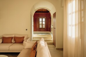 TV - Relaxing villa w/ panoramic views, jacuzzi & BBQ – close to beach (Nikiti)