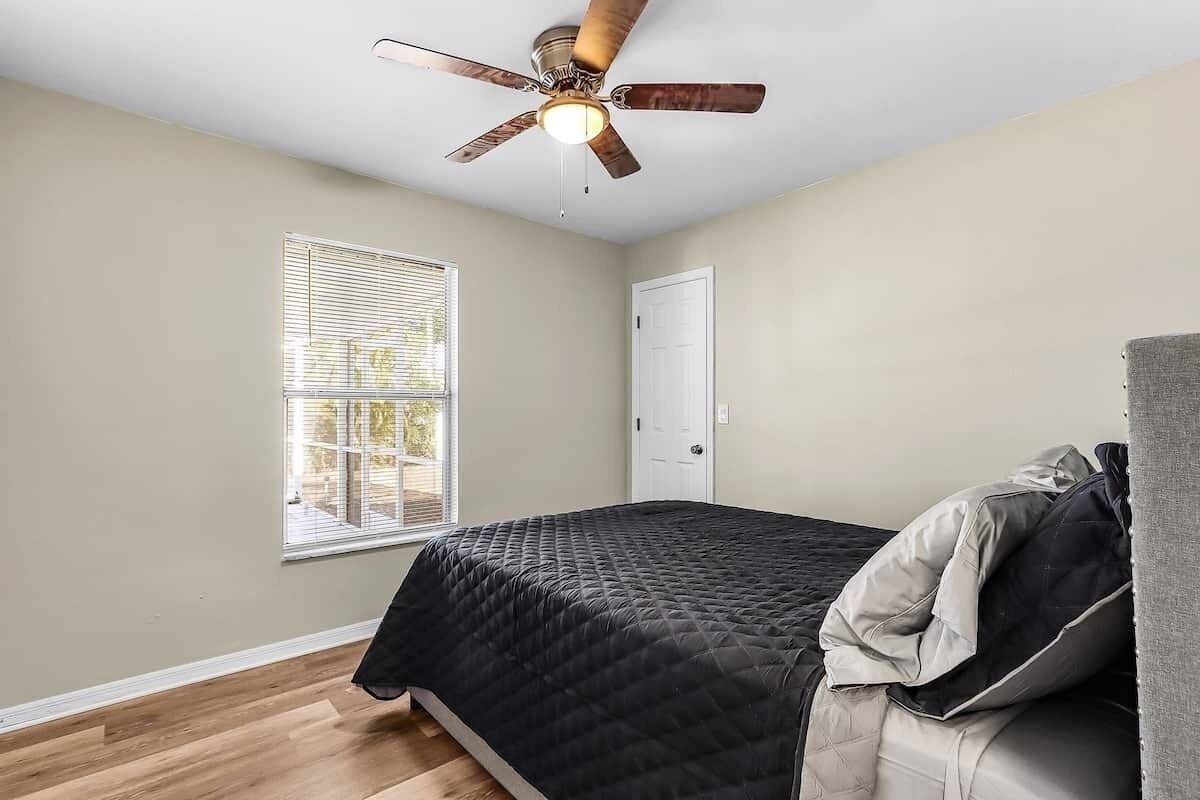 3 bedrooms, WiFi (free), bed sheets
