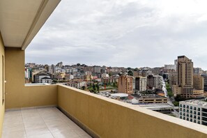 Property grounds - Gaia rooftop, by Lovely Memories (Vila Nova de Gaia)