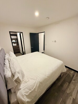 2 bedrooms, in-room safe, iron/ironing board, free WiFi - 5 min from the Airport | Transportation | Swimming pool | Gym I Comfort (Alajuela)