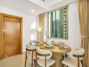 Dining - Charming Flat with Sea & AIN View (Dubai)