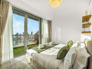 In-room safe, iron/ironing board, free WiFi - Charming Flat with Sea & AIN View (Dubai)