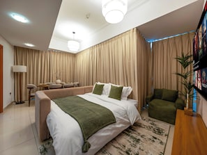 In-room safe, iron/ironing board, free WiFi - Charming Flat with Sea & AIN View (Dubai)