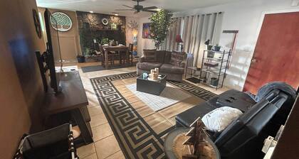 Cozy 2-bedroom house in Ola with cool AC, in ground pool and hot tub