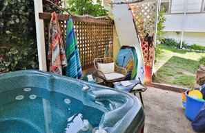 Outdoor spa tub - Humminbird Hideaway - A Coastal Refuge (Trinidad)