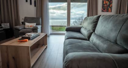 Villa Serenityâ4BDR Lakeview Luxury & Tranquility