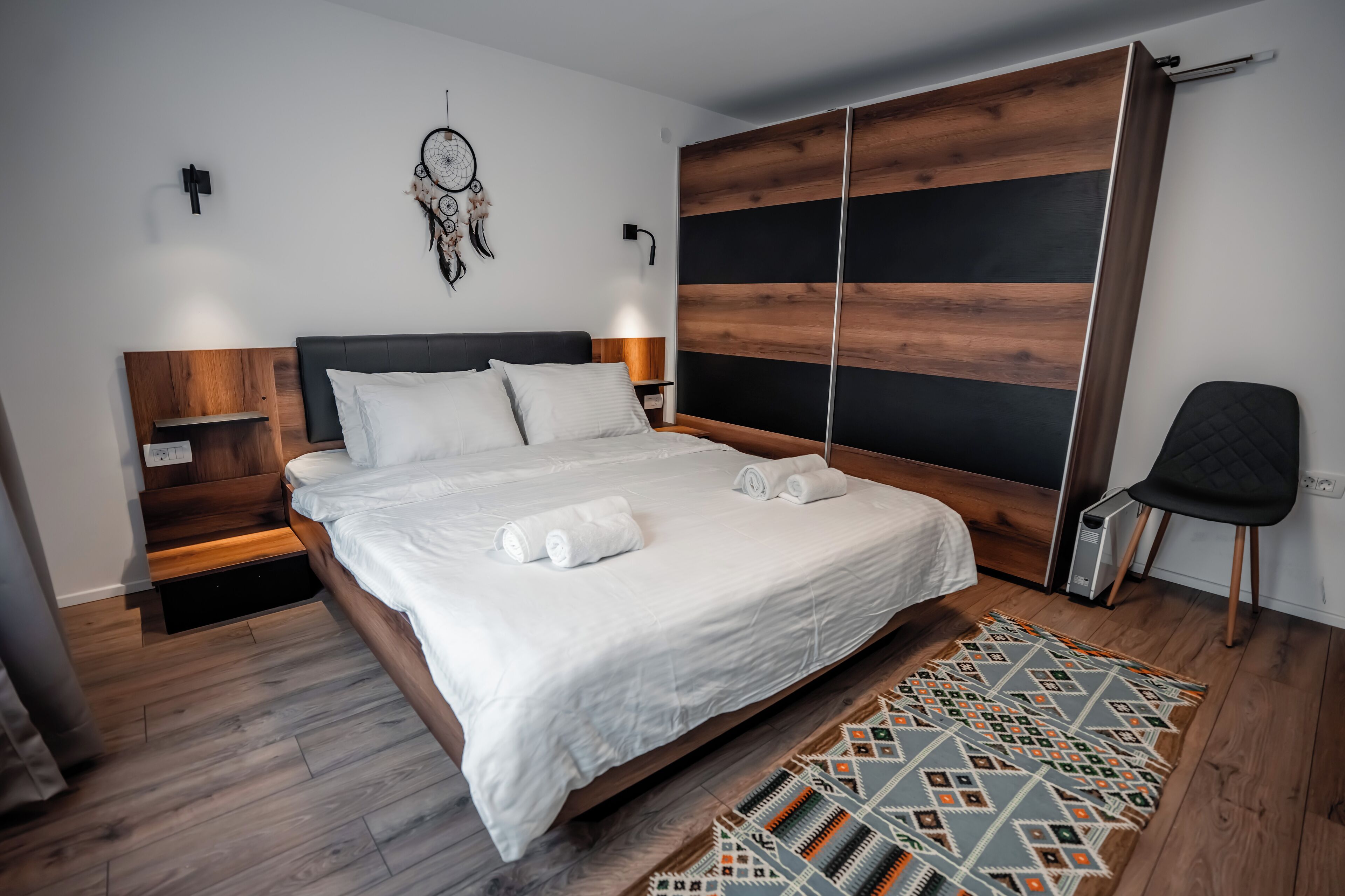 4 chambres, fer et planche à repasser, Wi-Fi, draps fournis